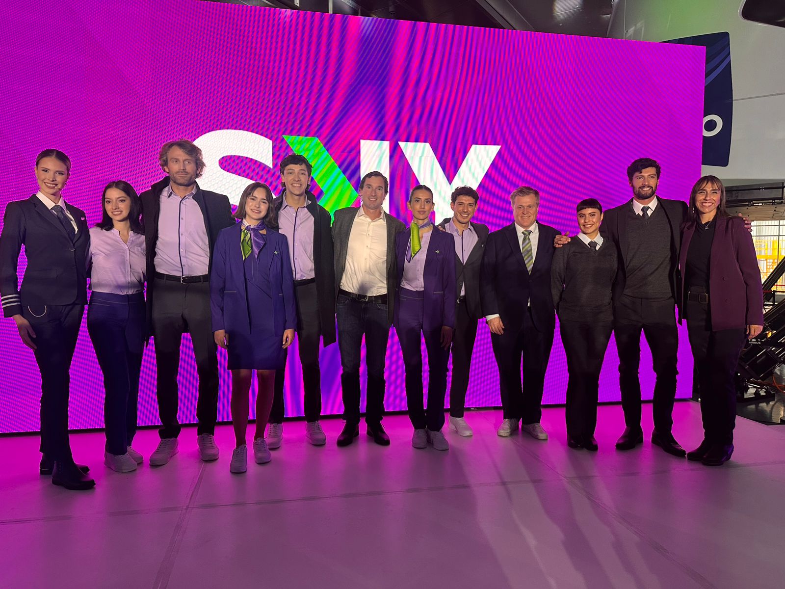 SKY lanza nuevos uniformes